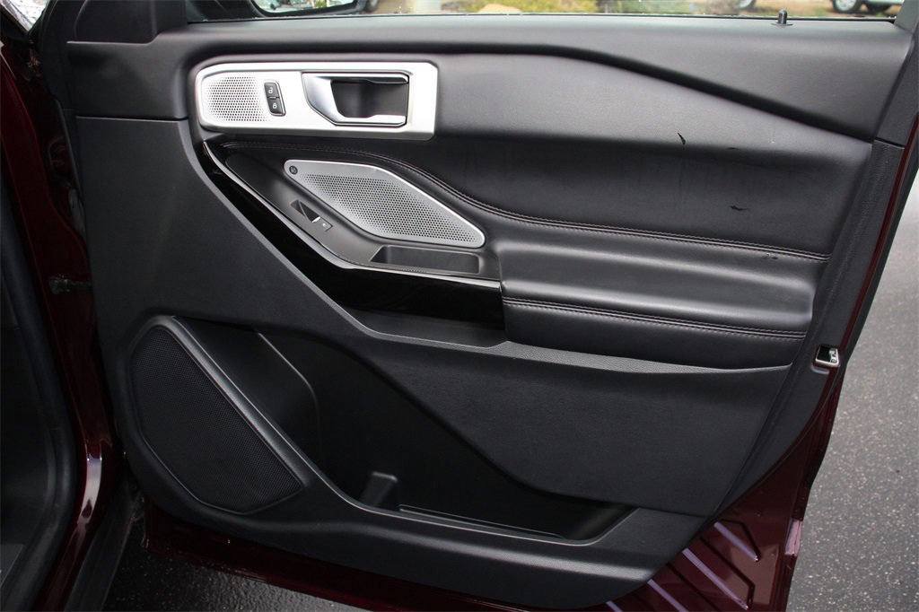 Certified 2022 Ford Explorer Platinum w/ Equipment Group 601A image 28