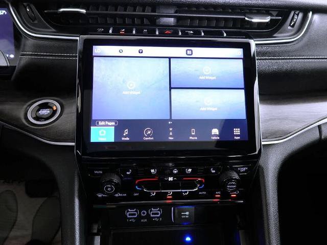 Used 2024 Jeep Grand Cherokee Limited w/ Luxury Tech Group II AWD/4WD image 23