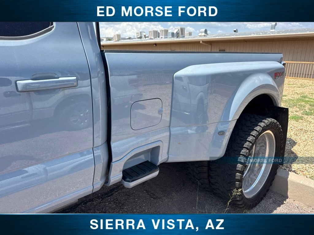 Certified 2026 Ford F450 Platinum w/ FX4 Off-Road Package AWD/4WD image 4