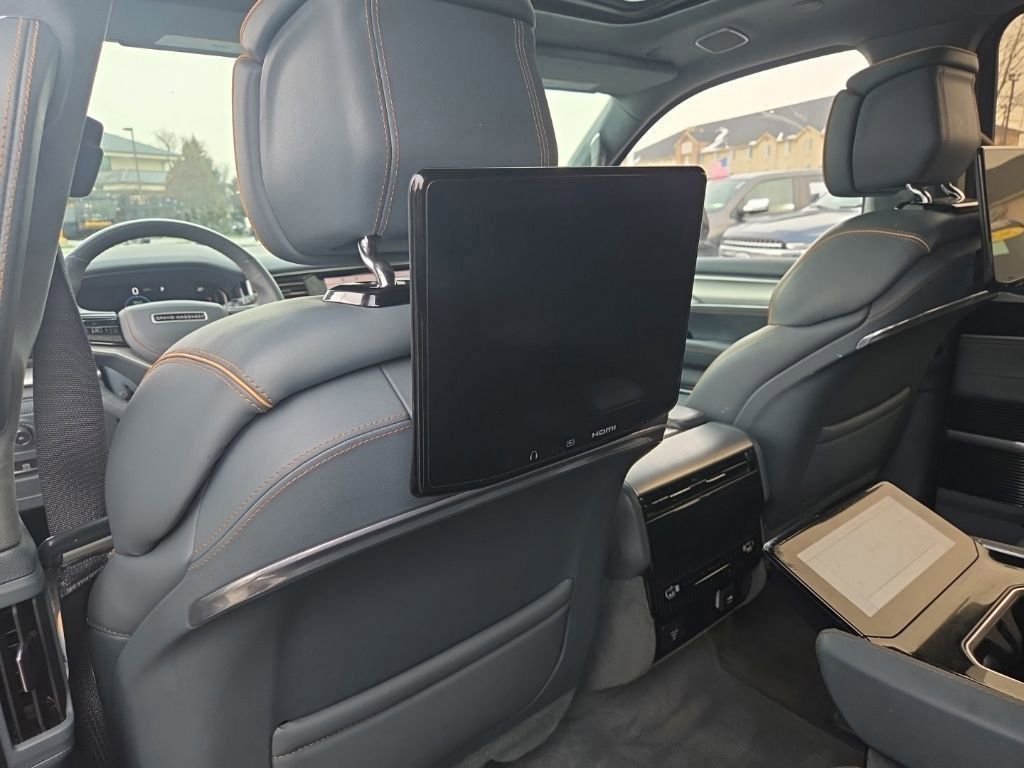 Used 2022 Jeep Grand Wagoneer Series III w/ Rear Seat Video Group 1 image 36