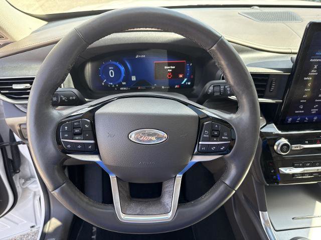 Certified 2022 Ford Explorer Platinum w/ Equipment Group 601A AWD/4WD image 13