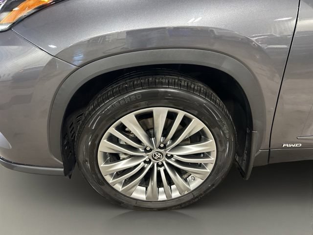 Used 2021 Toyota Highlander Platinum AWD/4WD image 17