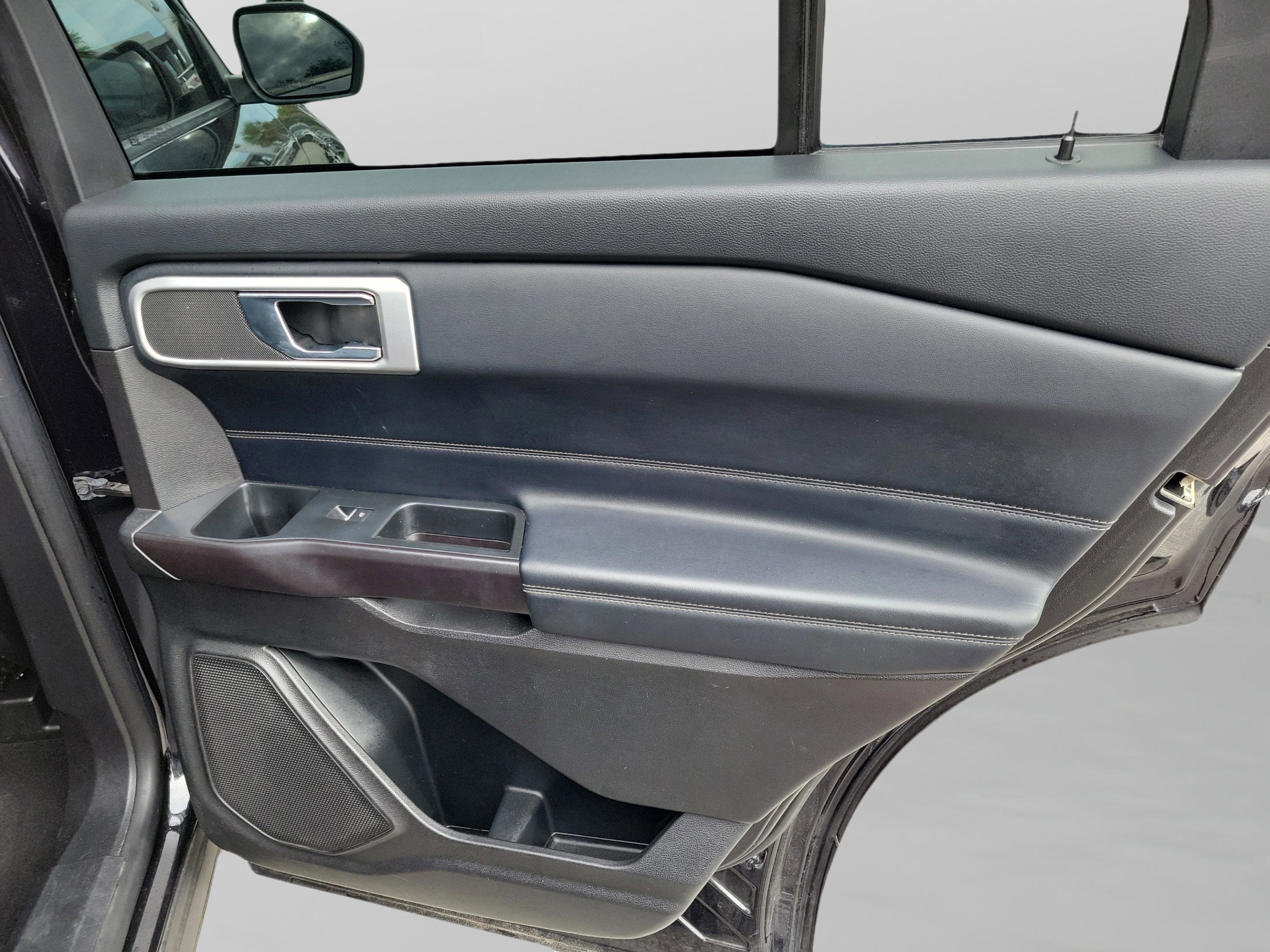 Certified 2020 Ford Explorer XLT w/ Equipment Group 202A image 24