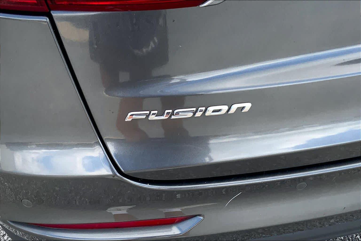 Certified 2019 Ford Fusion SE FWD image 30