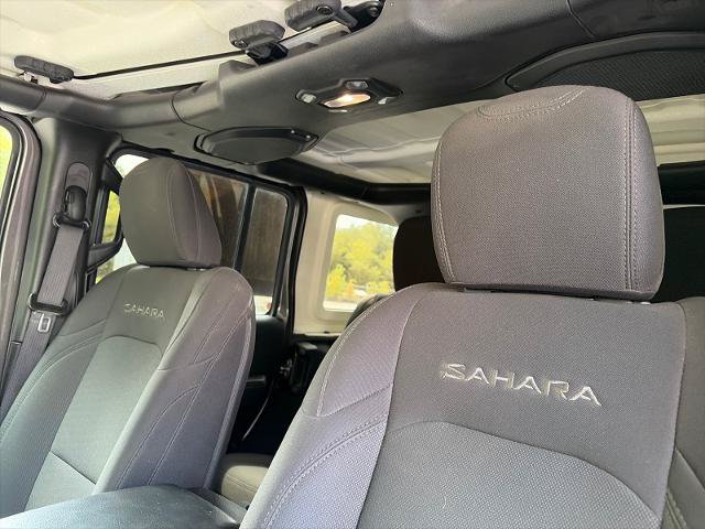 Used 2018 Jeep Wrangler Unlimited Sahara AWD/4WD image 7