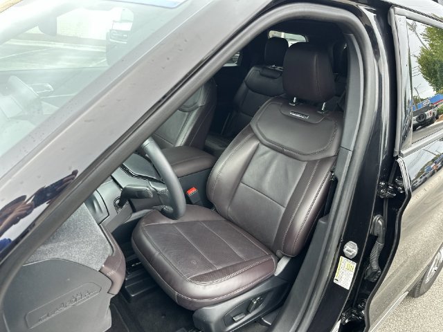 Certified 2025 Ford Explorer Platinum RWD image 12