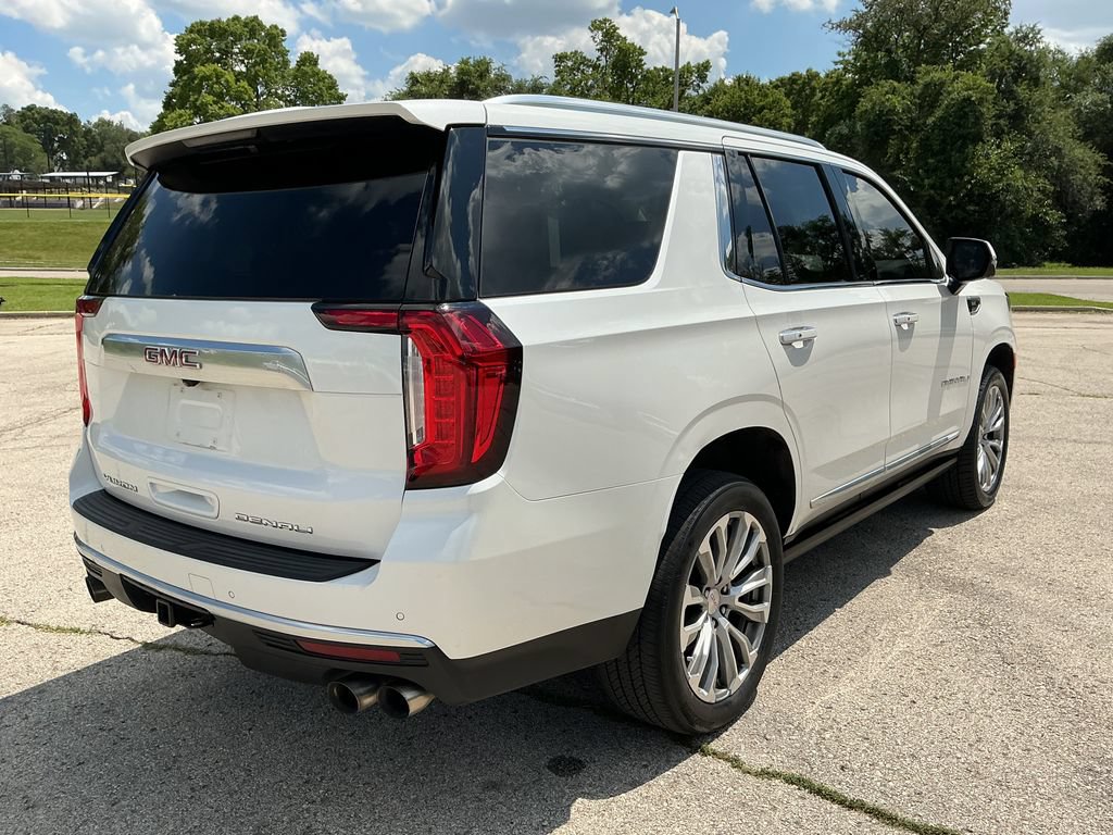 Used 2021 GMC Yukon Denali w/ LPO, Illumination Package AWD/4WD image 3