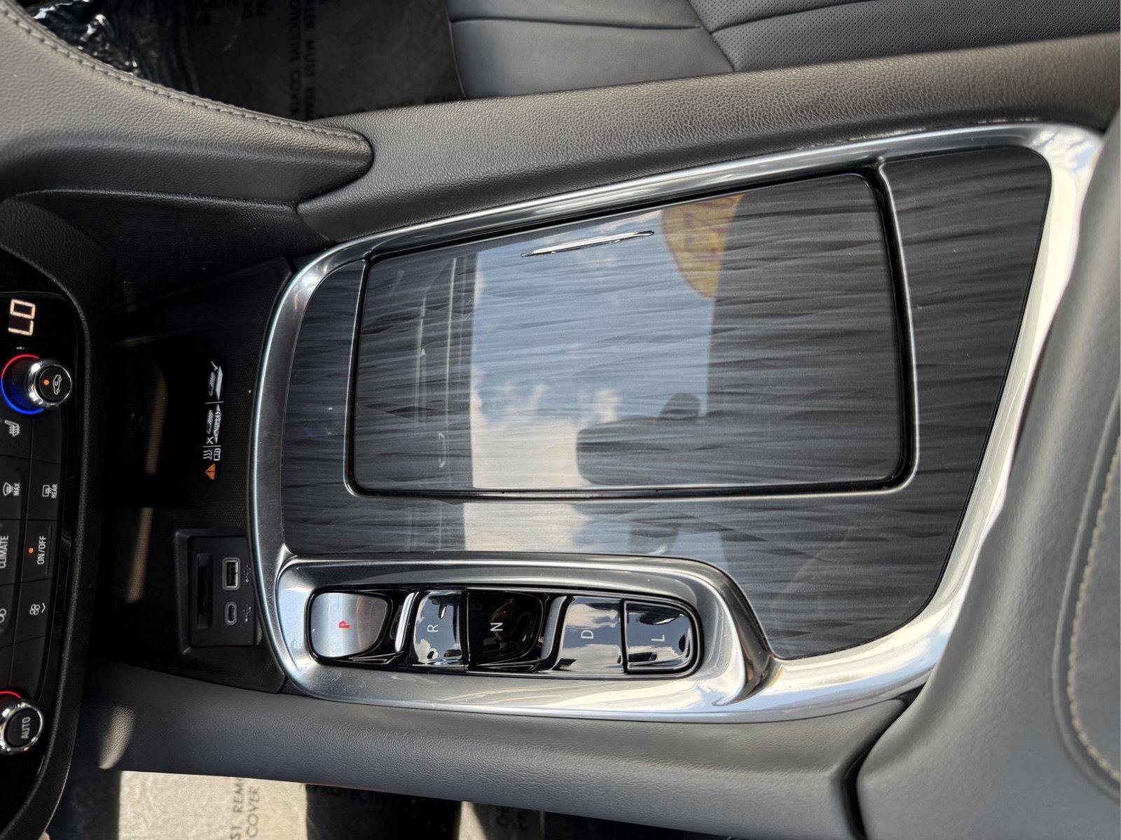 Used 2023 Buick Enclave Essence AWD/4WD image 16
