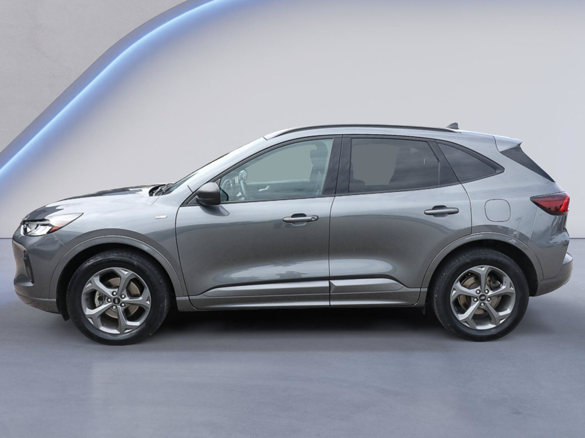 Certified 2023 Ford Escape ST-Line w/ Tech Pack #1 AWD/4WD image 3