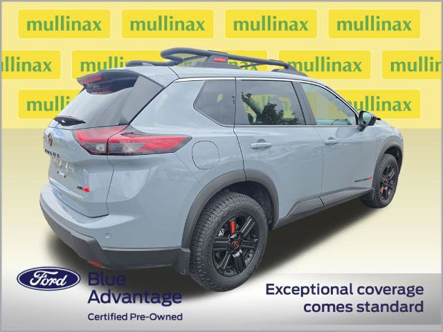 Used 2025 Nissan Rogue SV AWD/4WD image 3