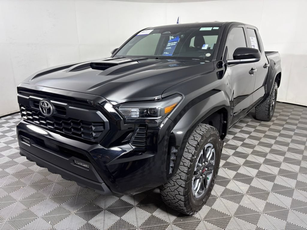 Used 2024 Toyota Tacoma TRD Sport AWD/4WD image 3