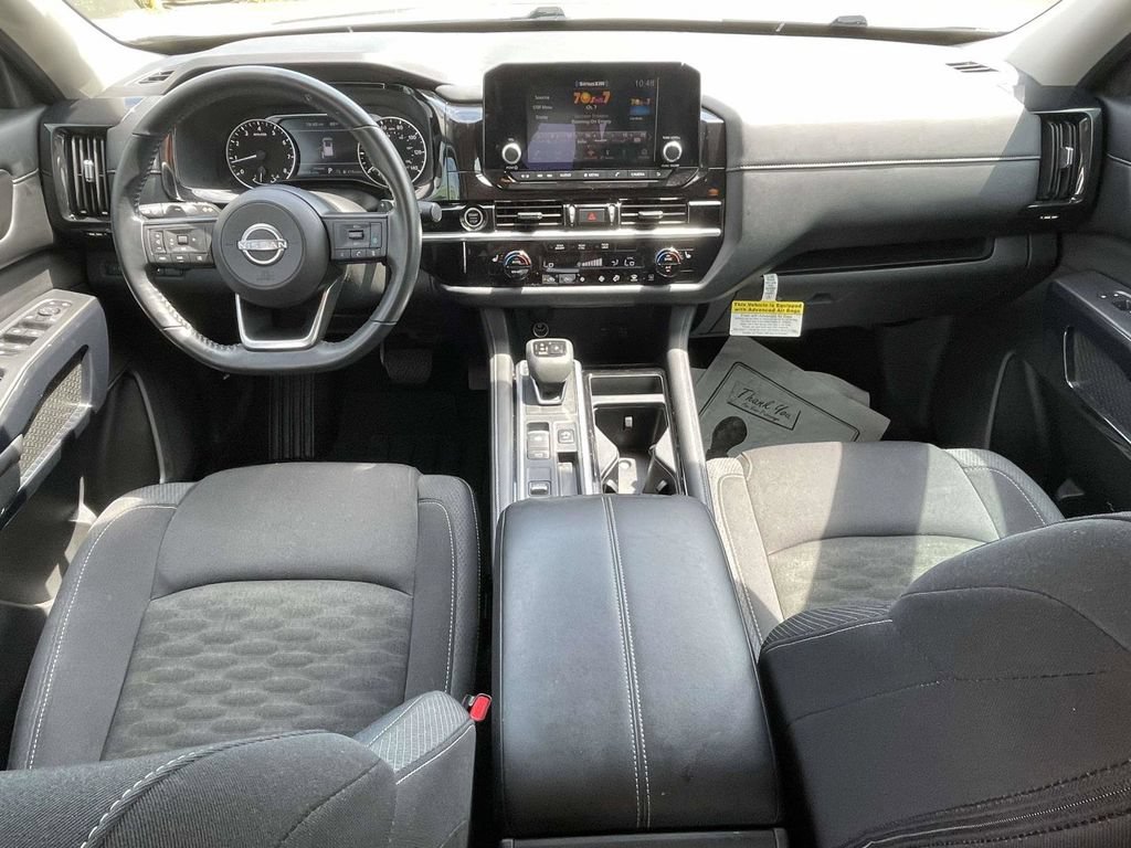 Used 2024 Nissan Pathfinder SV w/ SV Premium Package FWD image 11