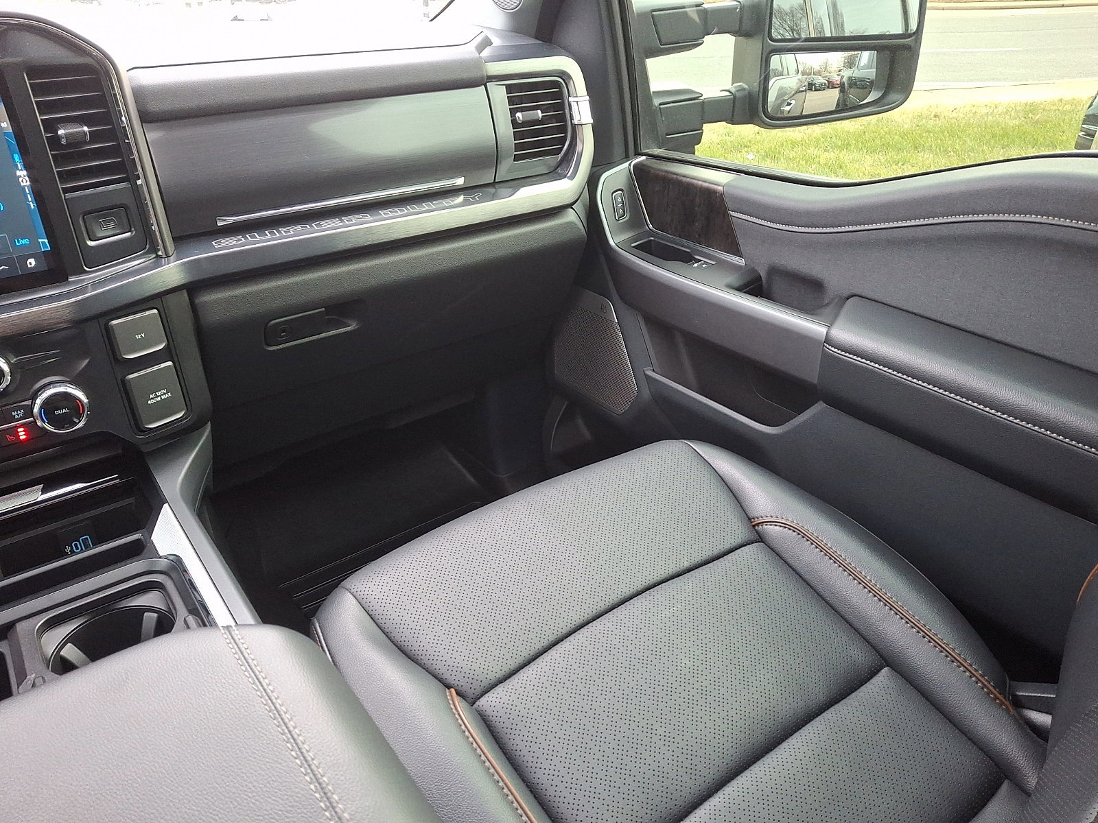 Certified 2025 Ford F250 Lariat w/ Lariat Ultimate Package image 16