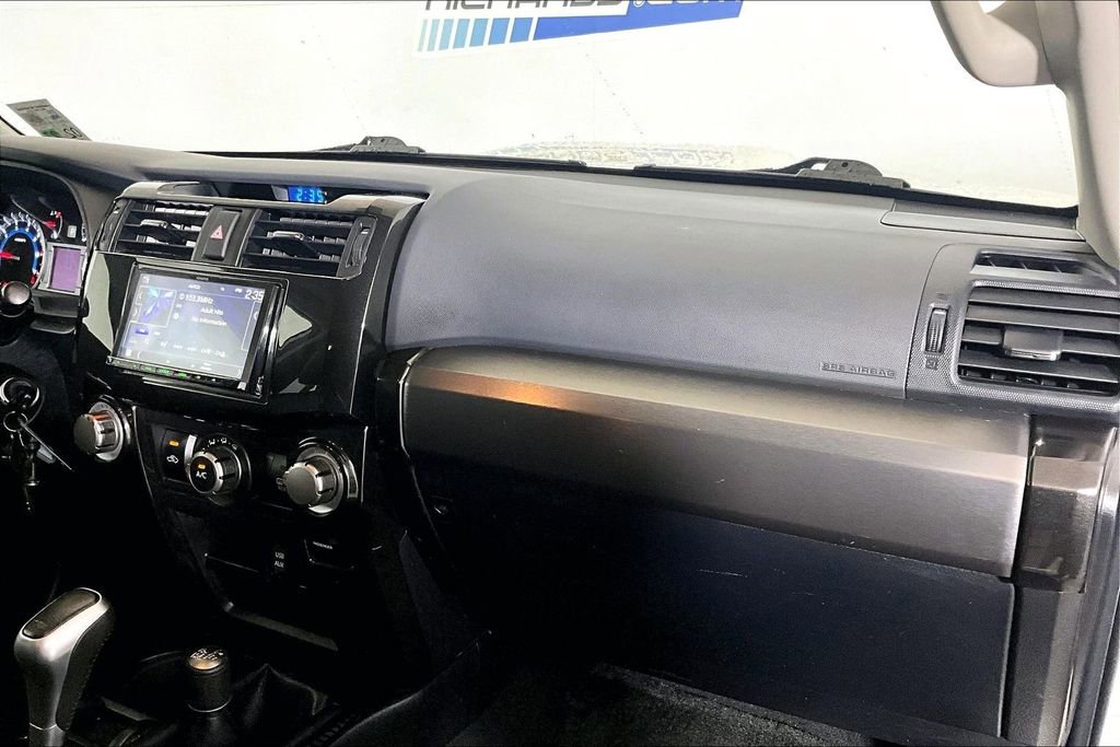 Used 2018 Toyota 4Runner TRD Off-Road Premium AWD/4WD image 12