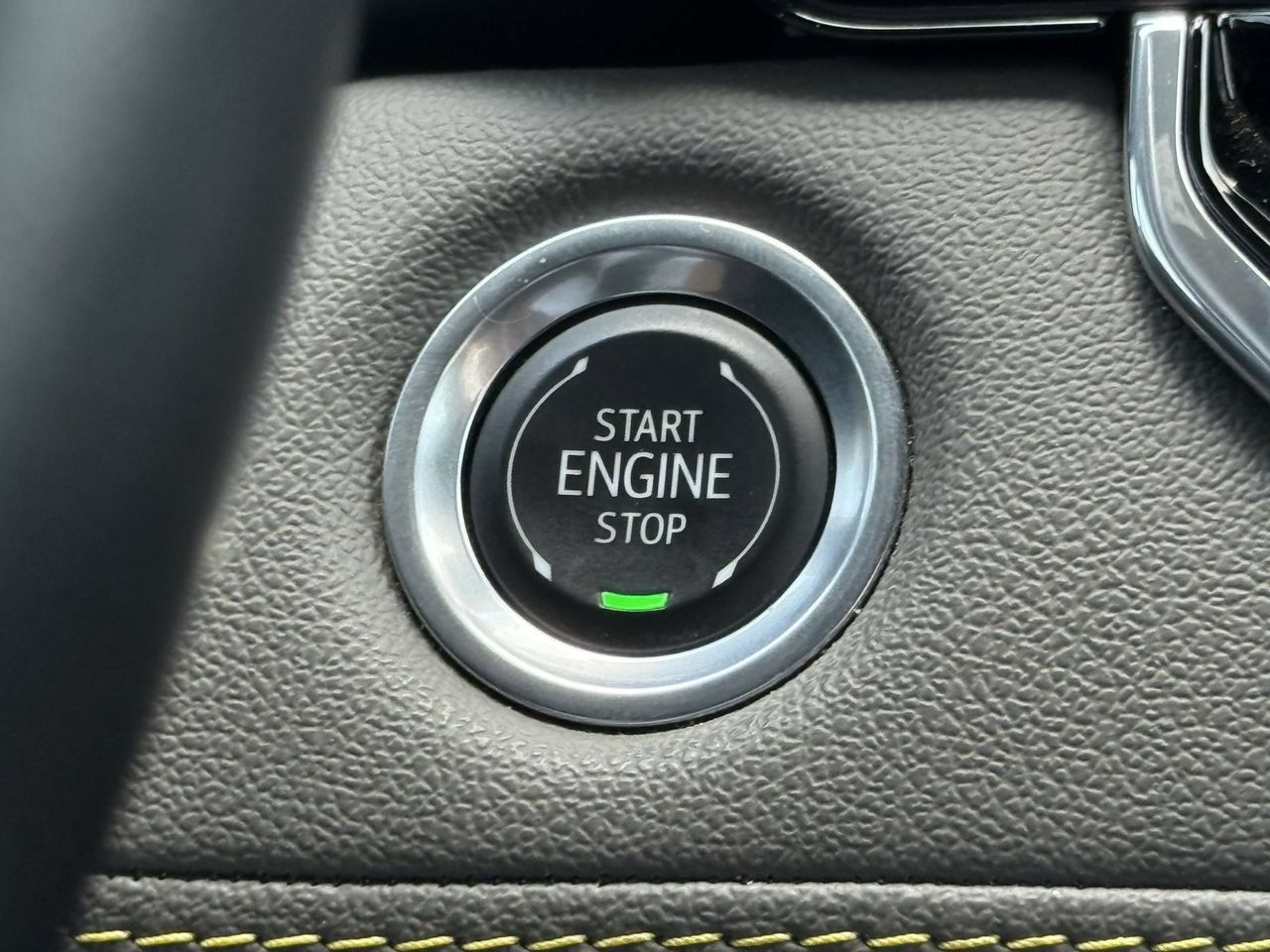 Used 2024 Chevrolet Colorado ZR2 w/ Technology Package AWD/4WD image 23