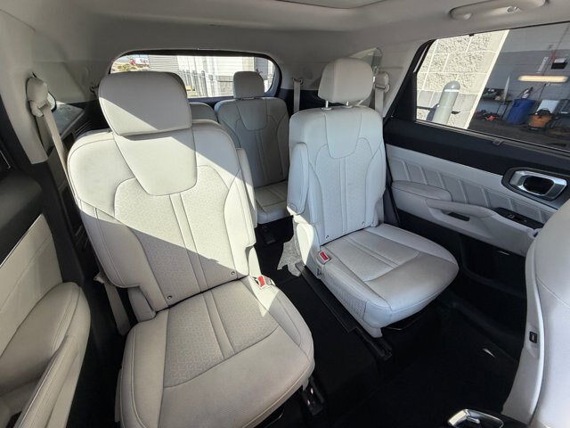 Used 2023 Kia Sorento SX Prestige w/ Panoramic Sunroof Package AWD/4WD image 18