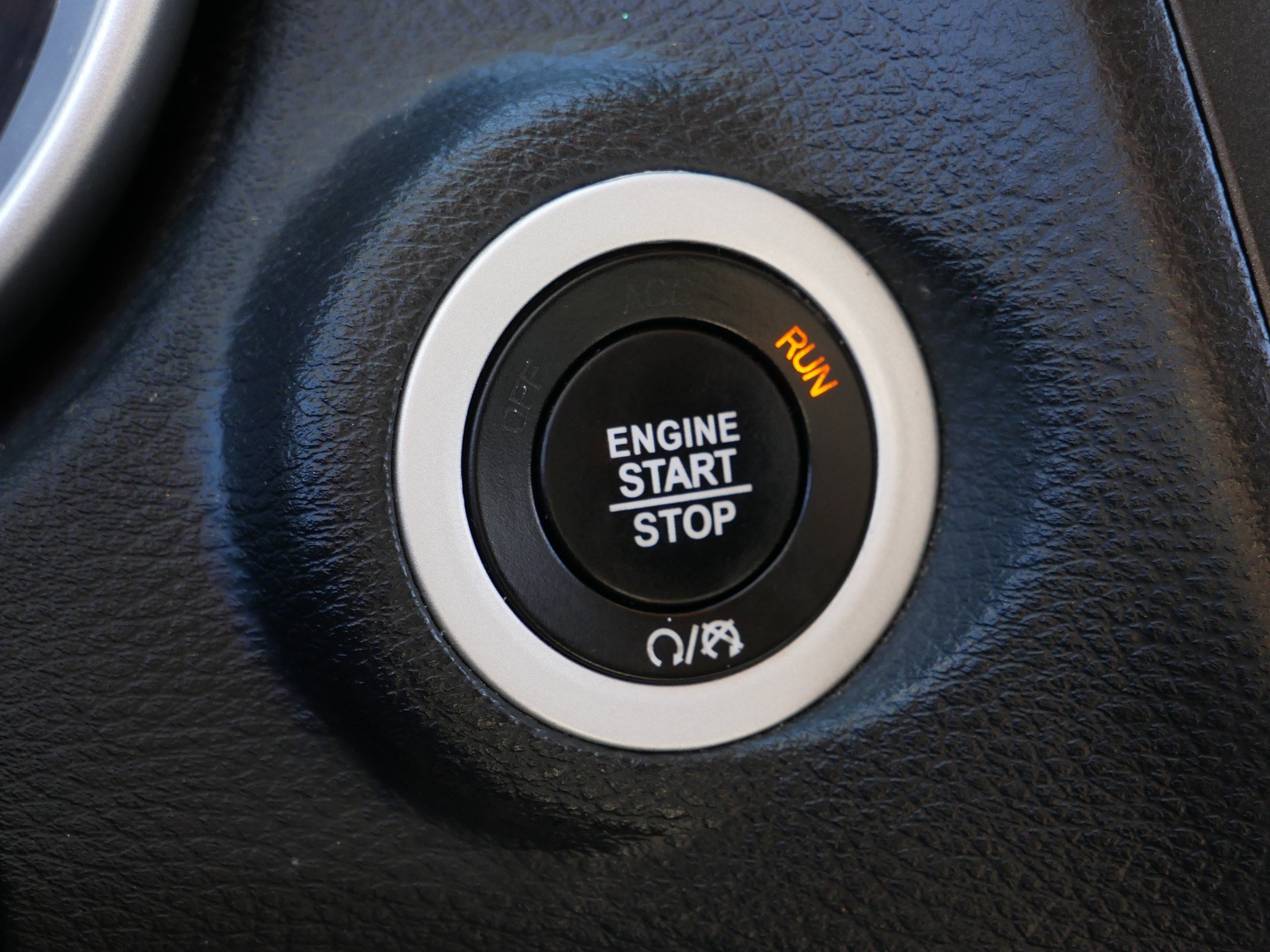Used 2020 Dodge Journey SE w/ Blacktop Package FWD image 28