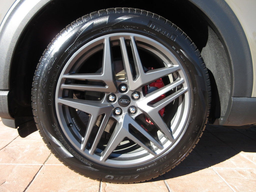 Certified 2026 Ford Explorer ST-Line w/ ST-Line Street Pack RWD image 9