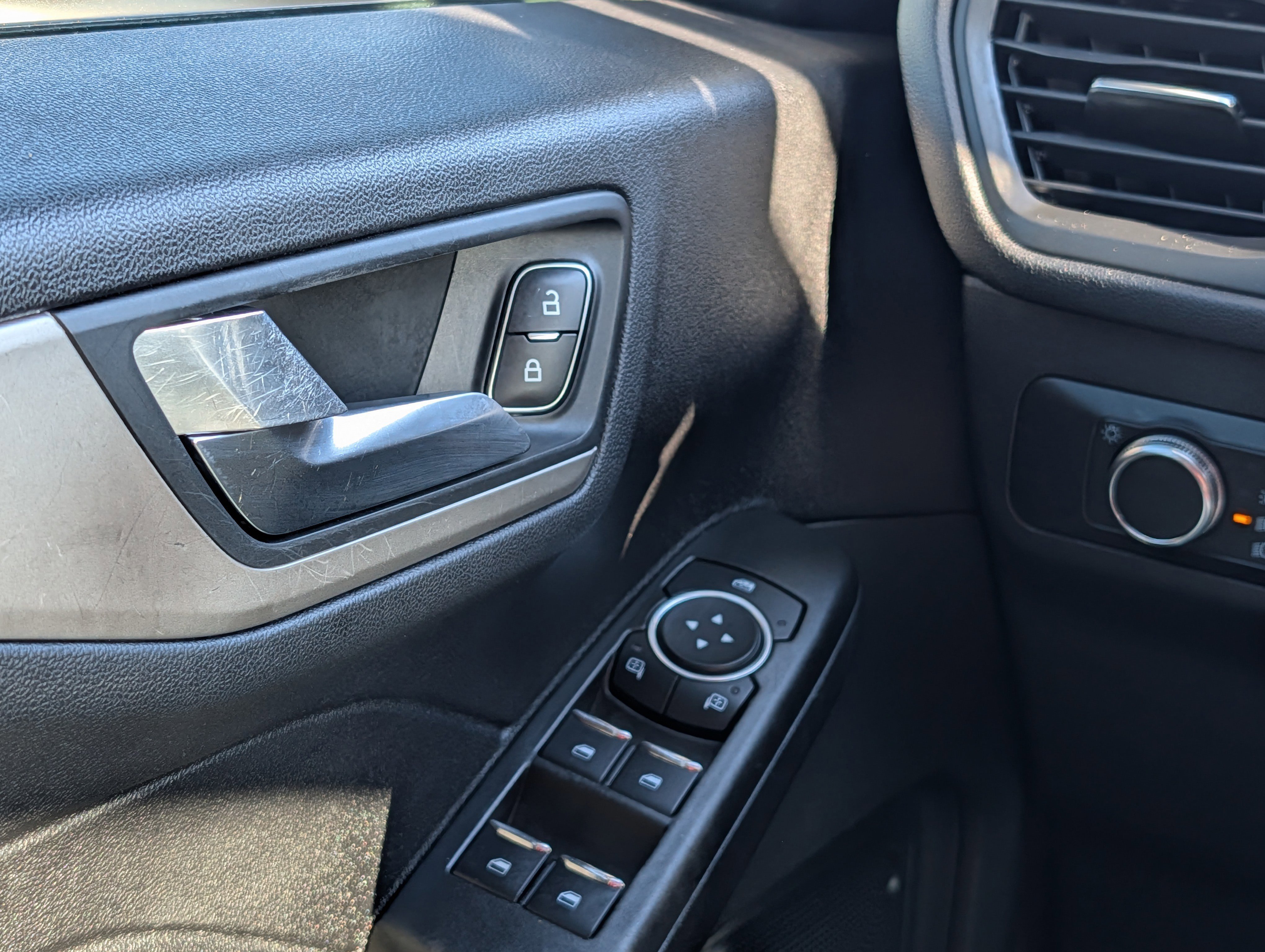 Certified 2021 Ford Escape SE image 22