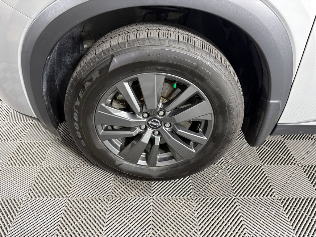 Used 2023 Nissan Pathfinder SV AWD/4WD image 11