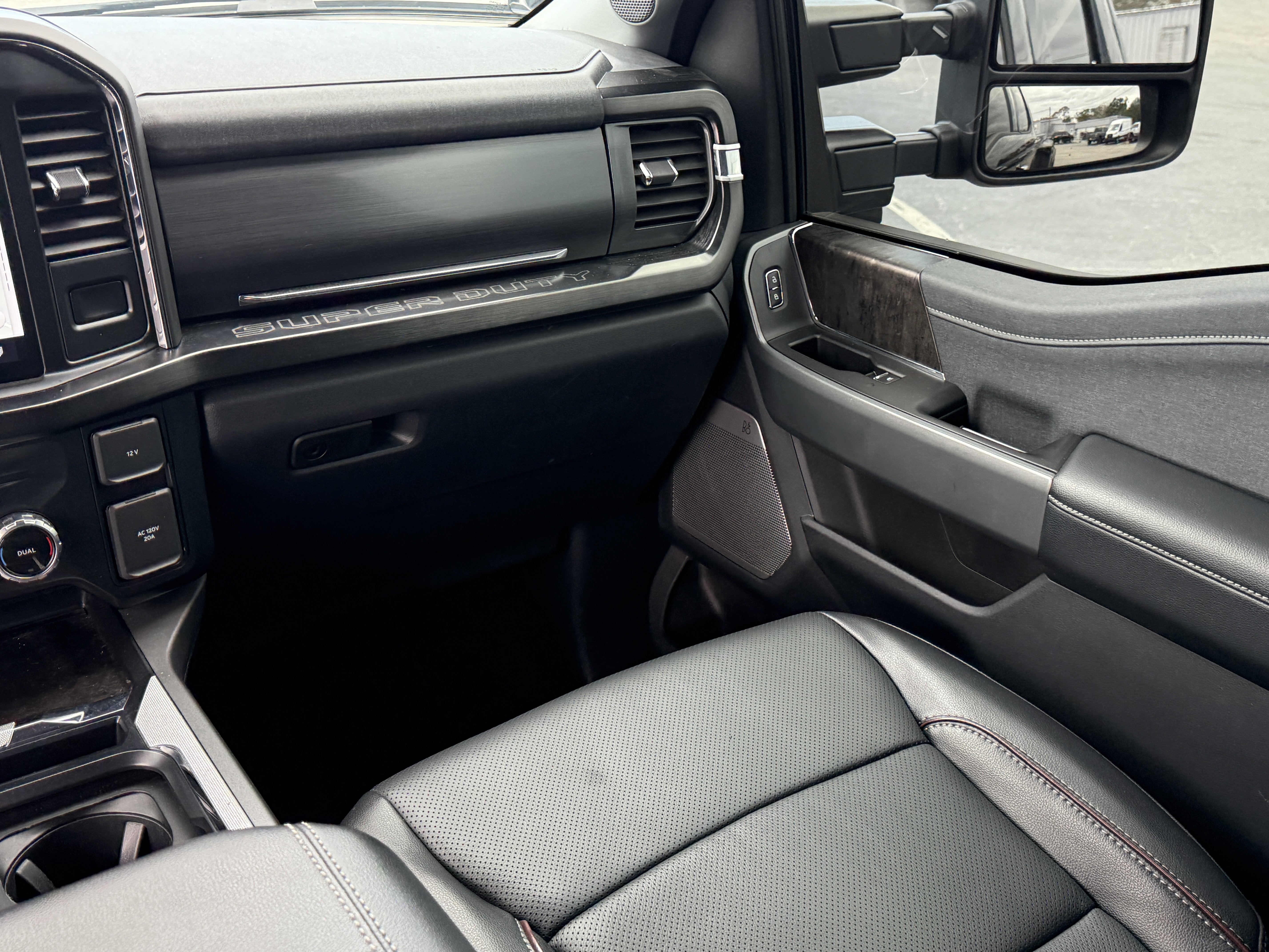 Certified 2023 Ford F350 Lariat w/ Chrome Package image 15