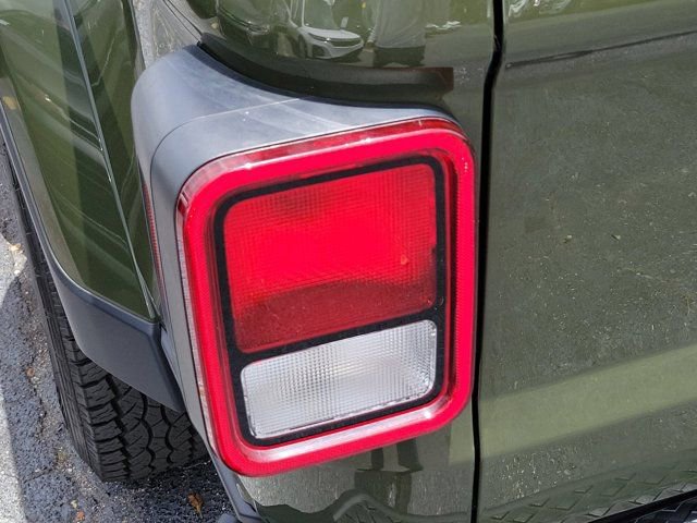 Used 2022 Jeep Gladiator Sport AWD/4WD image 7