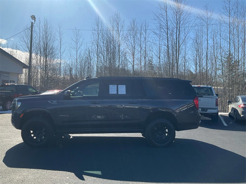 Used 2023 GMC Yukon XL AT4 image 6