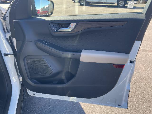 Certified 2020 Ford Escape Titanium AWD/4WD image 13