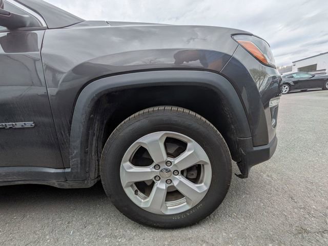 Used 2020 Jeep Compass Latitude w/ Cold Weather Group AWD/4WD image 10