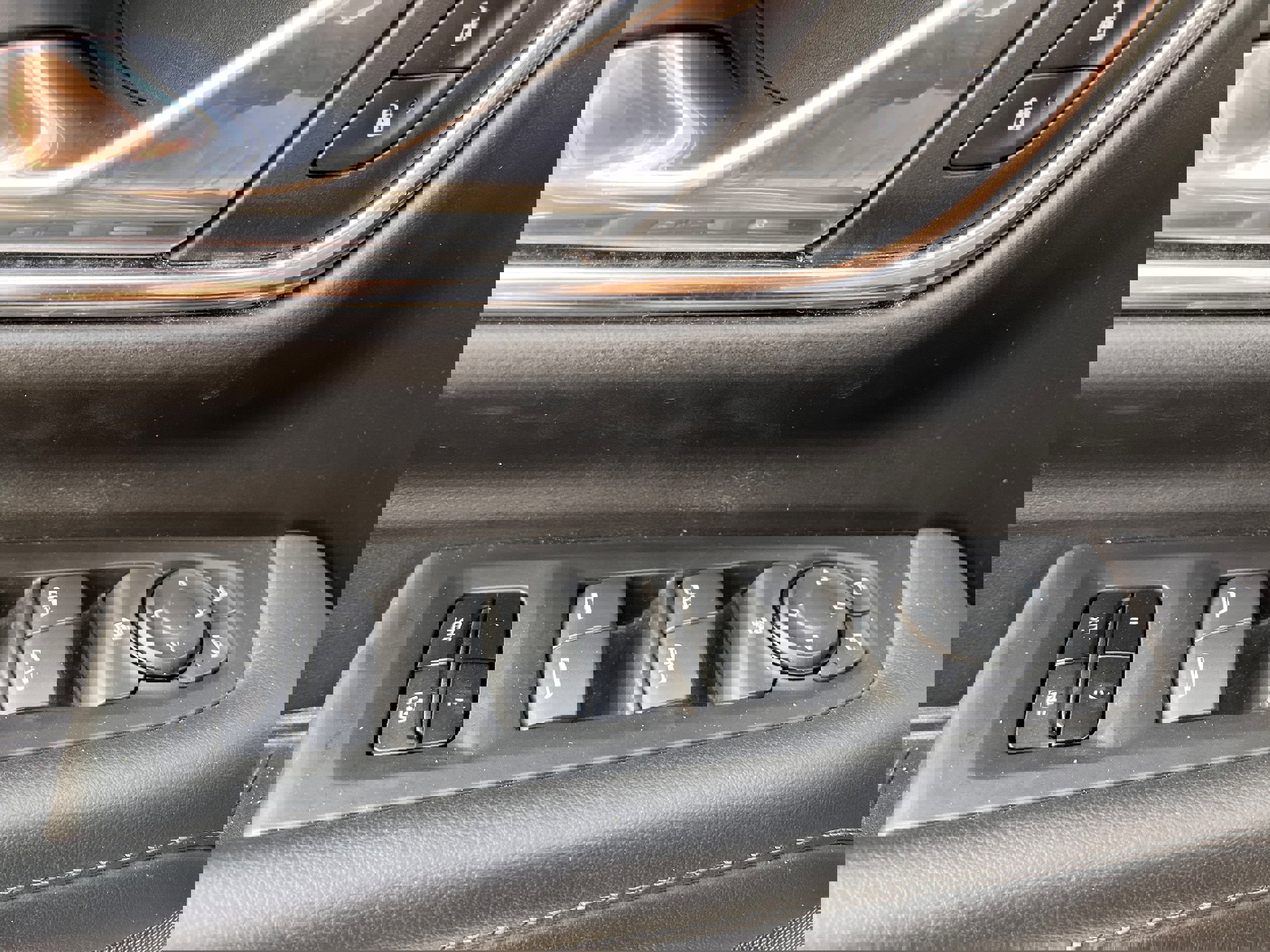 Used 2023 Chevrolet Suburban LT image 24