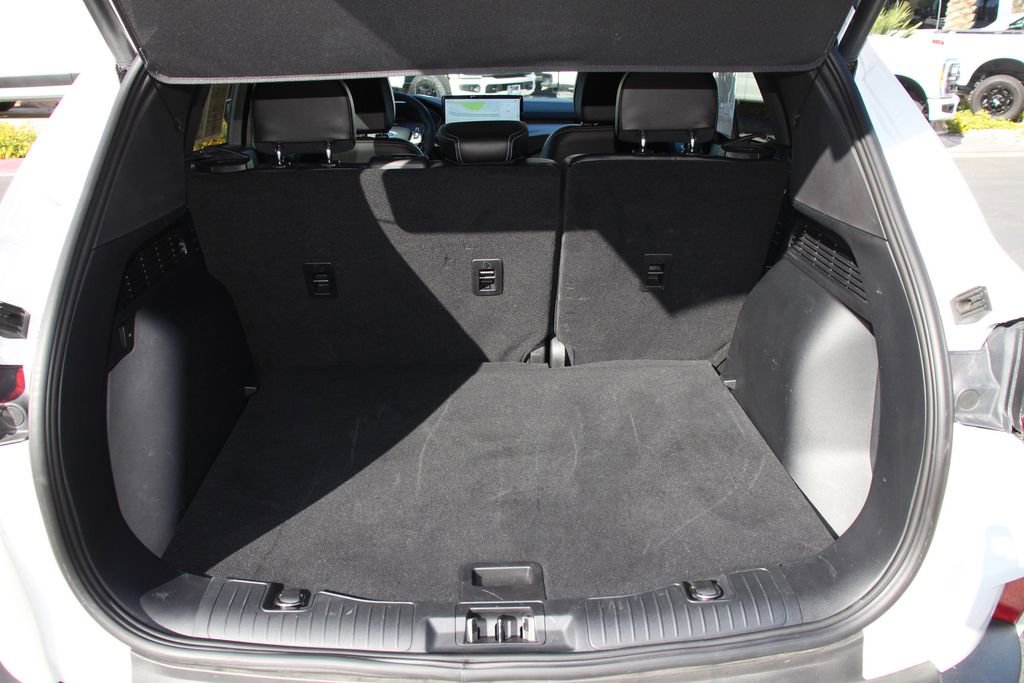 Certified 2023 Ford Escape SE w/ PHEV Premium Package FWD image 24