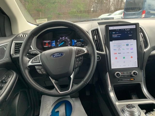 Certified 2024 Ford Edge Titanium image 9