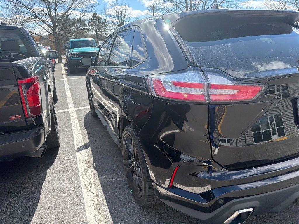 Certified 2021 Ford Edge ST w/ Equipment Group 401A image 3