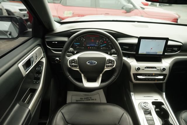 Certified 2022 Ford Explorer XLT w/ Equipment Group 202A RWD image 24