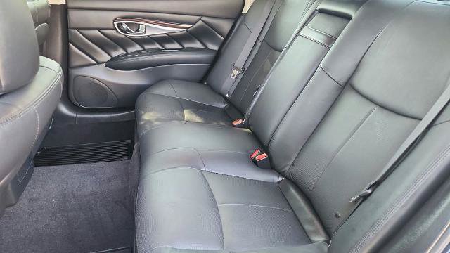 Used 2017 INFINITI Q70 L 3.7 RWD image 29