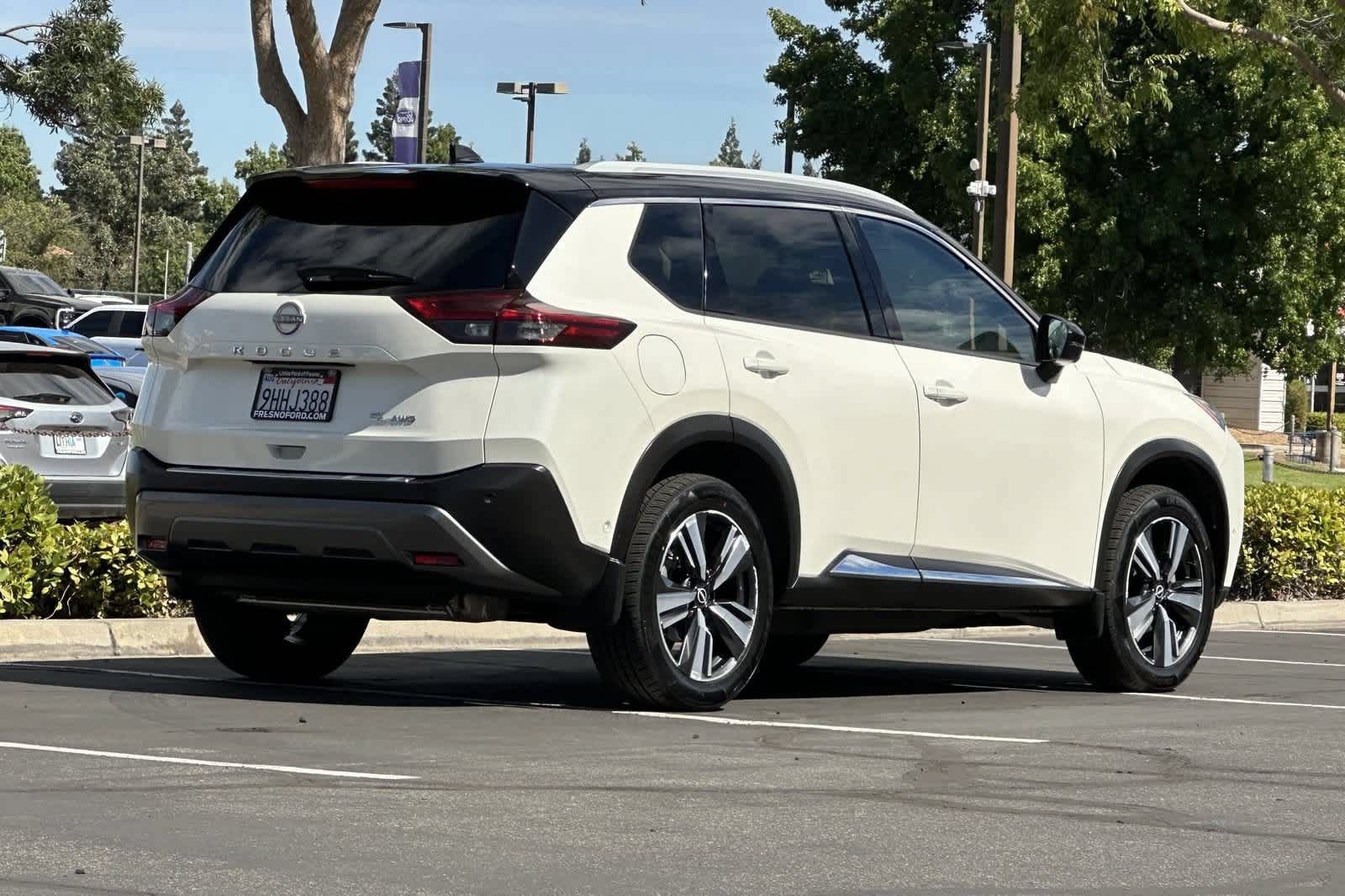 Used 2023 Nissan Rogue SL w/ SL Premium Package AWD/4WD image 2