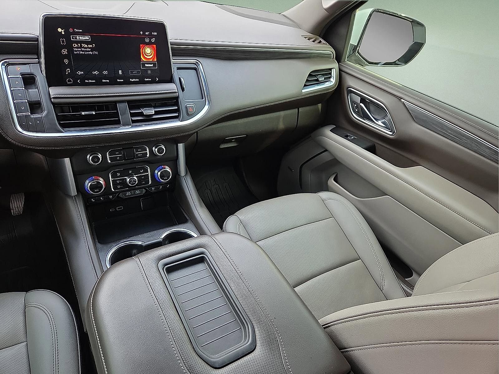 Used 2023 GMC Yukon SLT image 13