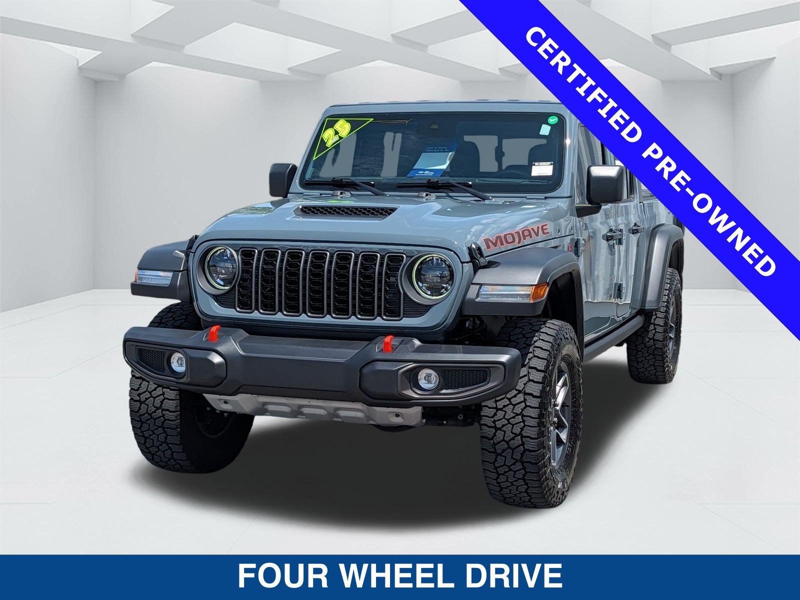 Used 2025 Jeep Gladiator Mojave w/ Convenience Group AWD/4WD image 8