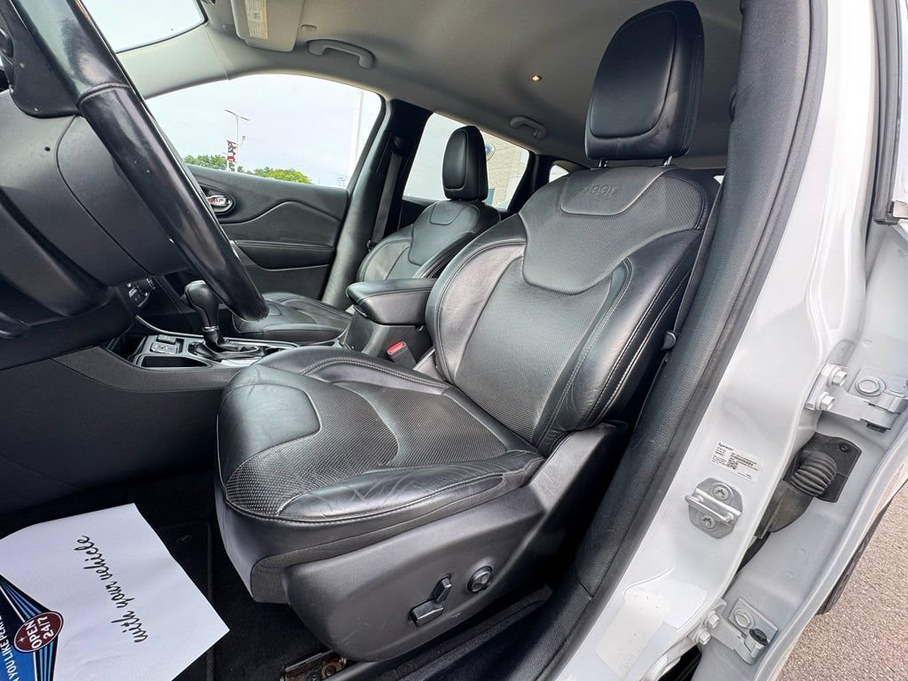 Used 2020 Jeep Cherokee Limited FWD image 25