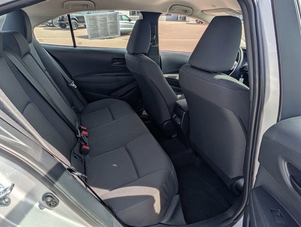 Used 2025 Toyota Corolla LE image 18