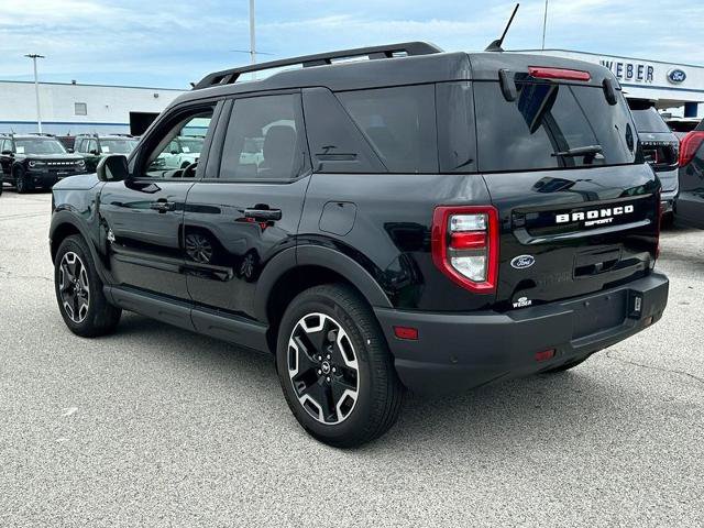 Certified 2024 Ford Bronco Sport Outer Banks w/ Tech Package AWD/4WD image 3