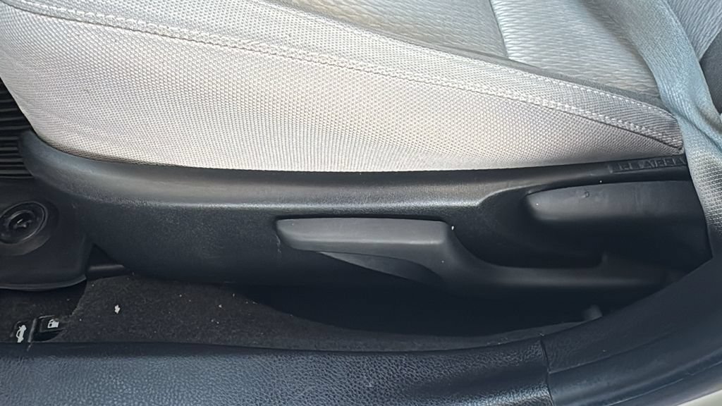 Used 2019 Toyota Corolla LE w/ Carpet Mat Package (TMS) FWD image 20