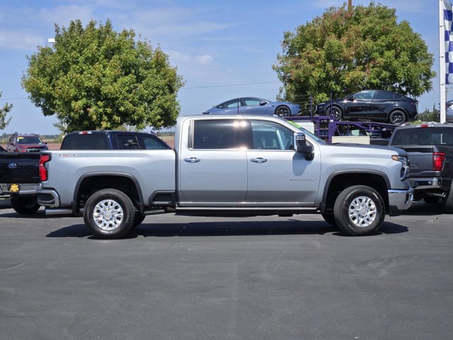 Used 2024 Chevrolet Silverado 2500 LTZ w/ LTZ Plus Package AWD/4WD image 3