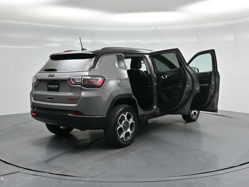 Used 2022 Jeep Compass Trailhawk w/ Trailhawk Elite Group image 28