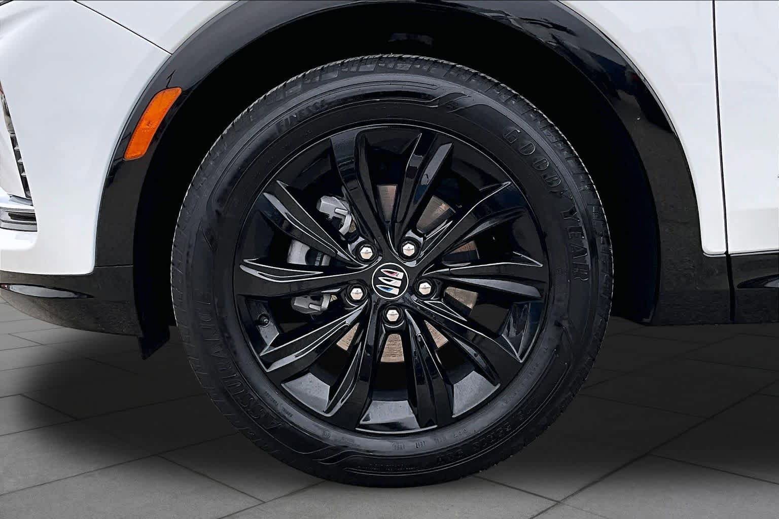 Used 2025 Buick Envista Sport Touring w/ Convenience I Package FWD image 10