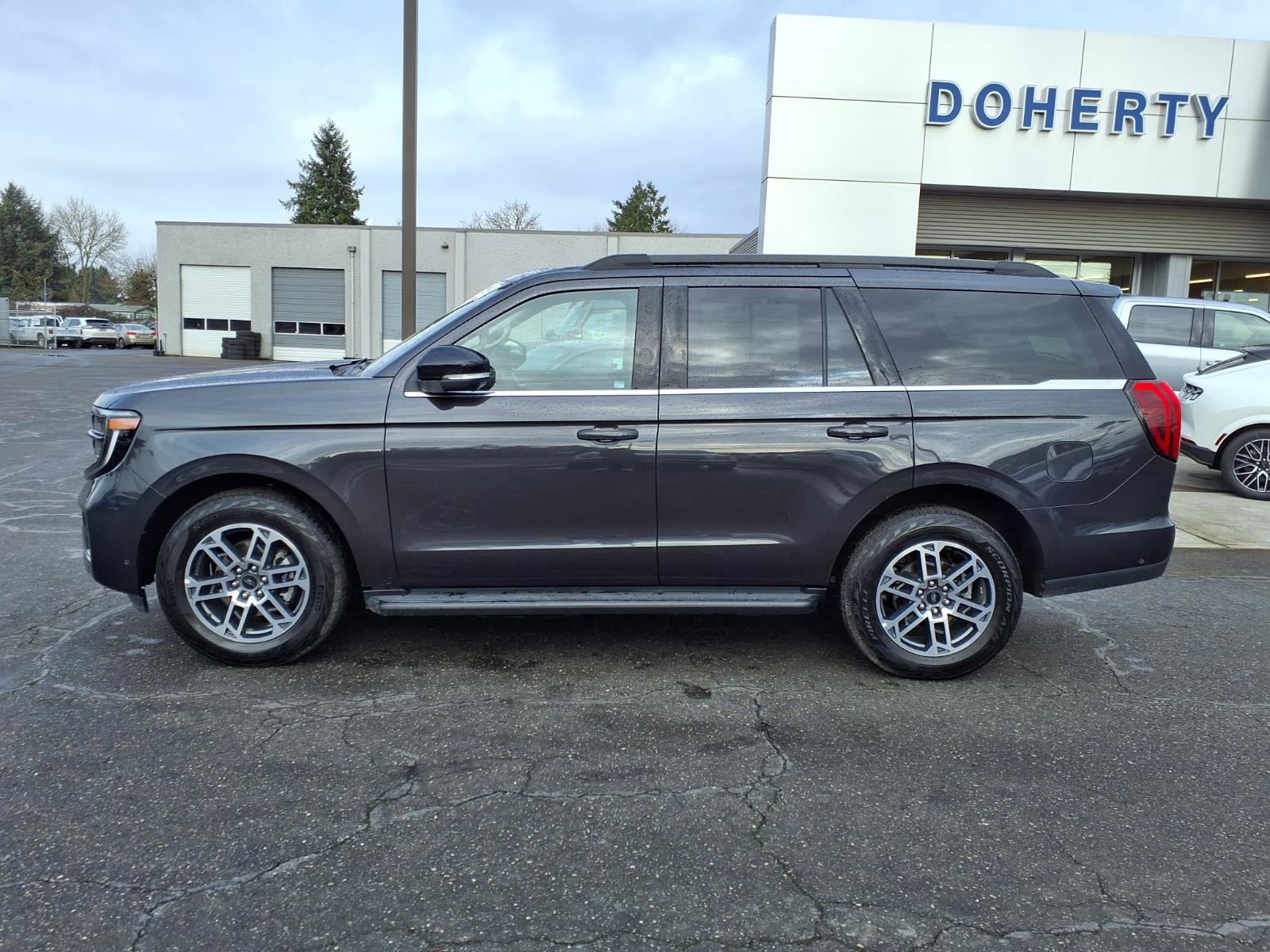 Certified 2025 Ford Expedition Active image 10