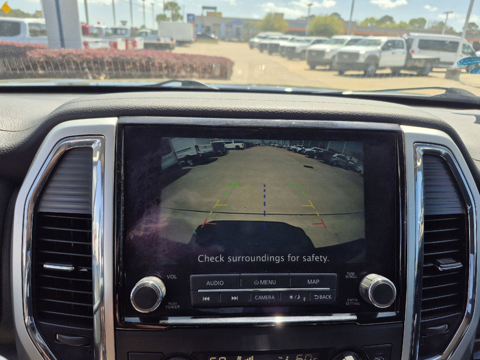 Used 2020 Nissan Titan SV w/ SV Convenience Package image 12