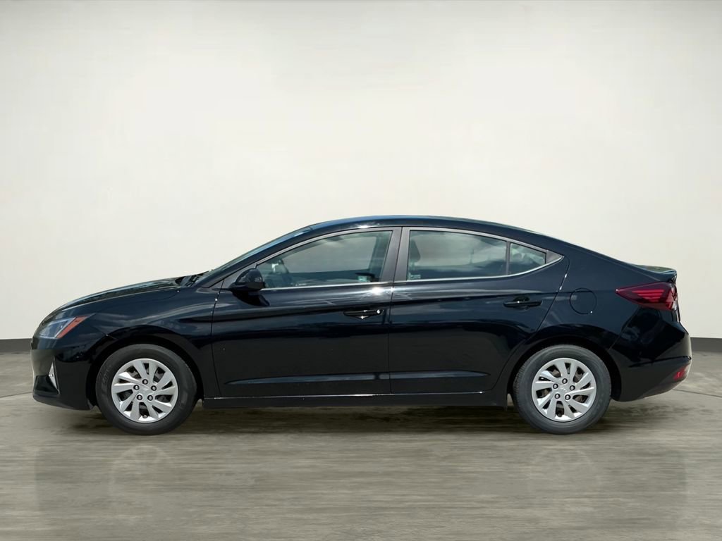 Used 2020 Hyundai Elantra SE image 2