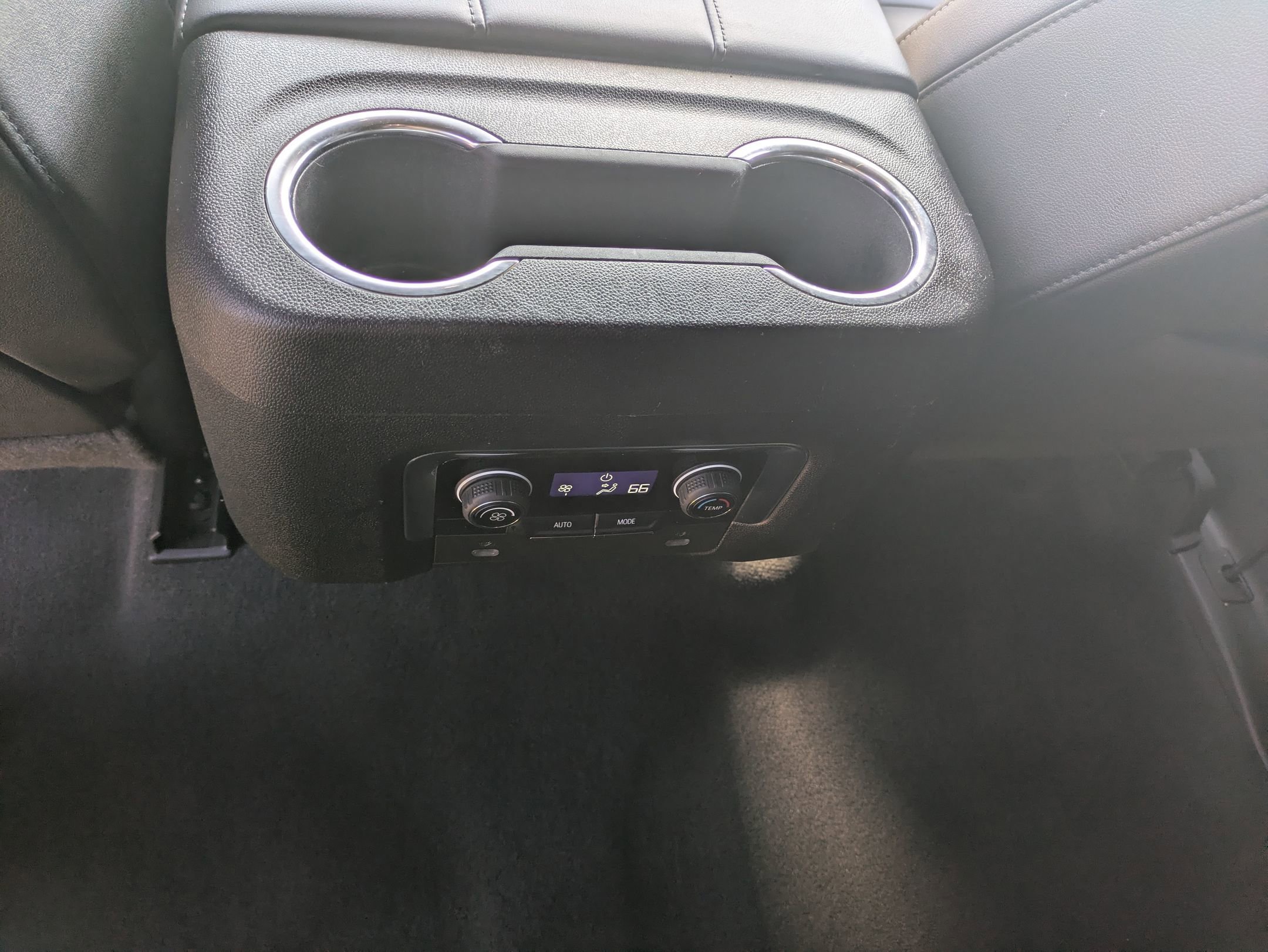 Used 2024 Chevrolet Tahoe Z71 image 32