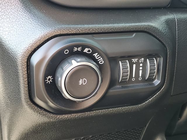 Used 2022 Jeep Wrangler Sport AWD/4WD image 7